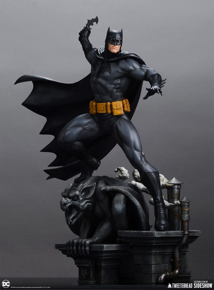 DC Comics Maquette 1/6 Batman (Black and Gray Edition) 50 cm